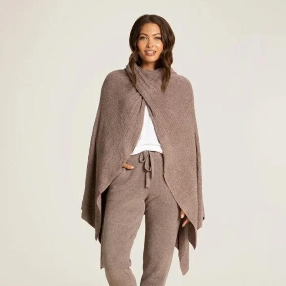 NWT Barefoot Dreams Cozy Chic Lite Wide Rib Travel Wrap in Driftwood